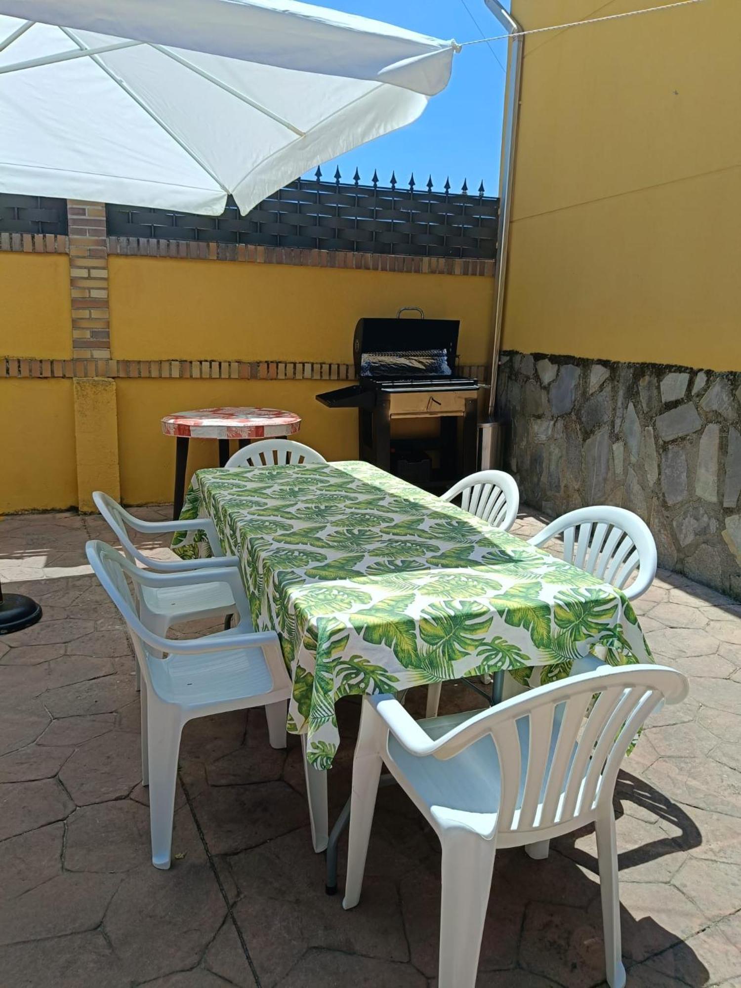 El Hogar De Pepe Villa El Casar de Escalona Екстериор снимка